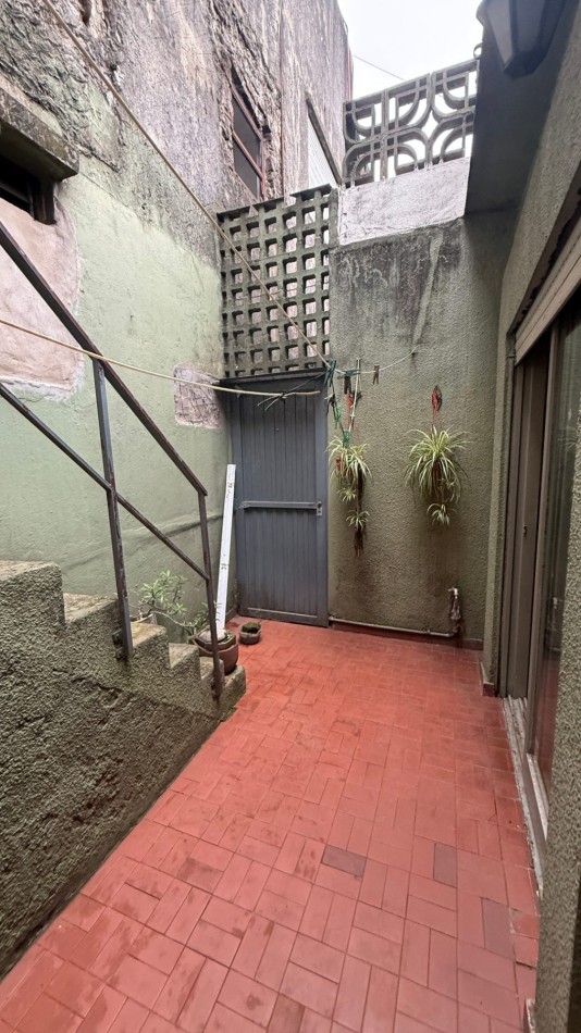 VENTA - CASEROS NORTE - PH 3 AMBIENTES - PATIO Y TERRAZA 