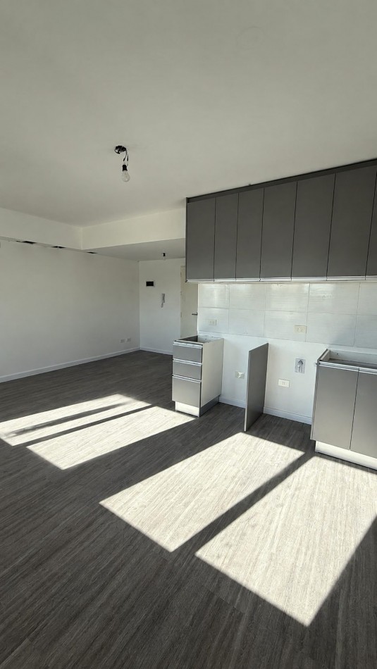 ALQUILER - MONOAMBIENTE A ESTRENAR EN SEGUNDO Y TERCER PISO - LISANDRO DE LA TORRE 1723, CASEROS