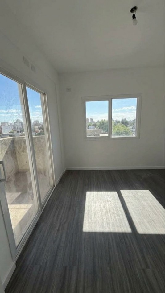 ALQUILER - 4 AMBIENTES EN TERCER PISO A ESTRENAR CON BALCONES Y TERRAZA - CASEROS