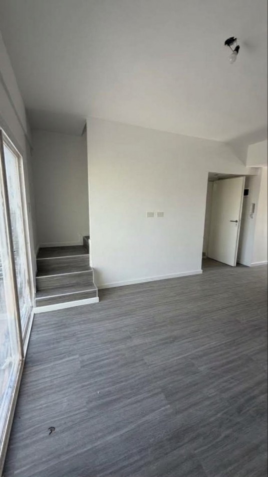 ALQUILER - 4 AMBIENTES EN TERCER PISO A ESTRENAR CON BALCONES Y TERRAZA - CASEROS