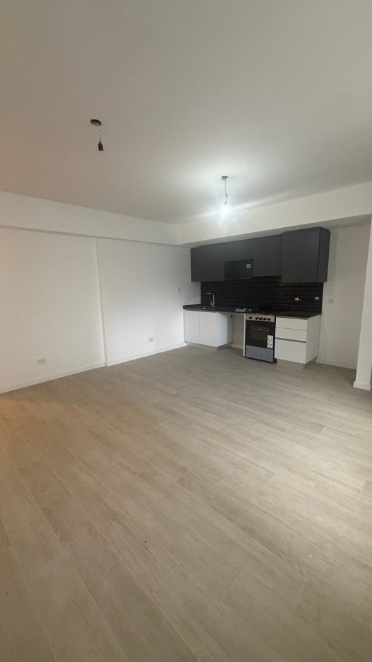 ALQUILER · DEPARTAMENTO DE 2 AMBIENTES APTO PROFESIONAL - CASEROS 3 DE FEBRERO