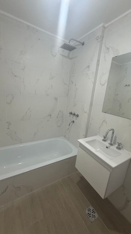 ALQUILER · DEPARTAMENTO DE 2 AMBIENTES - APTO PROFESIONAL - CASEROS NORTE 