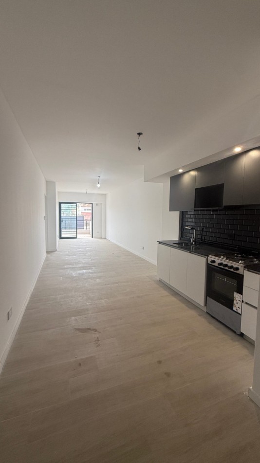 ALQUILER · DEPARTAMENTO DE 2 AMBIENTES - APTO PROFESIONAL - CASEROS NORTE 