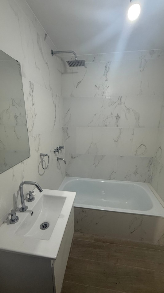 ALQUILER · DEPARTAMENTO DE 2 AMBIENTES - APTO PROFESIONAL - CASEROS NORTE 
