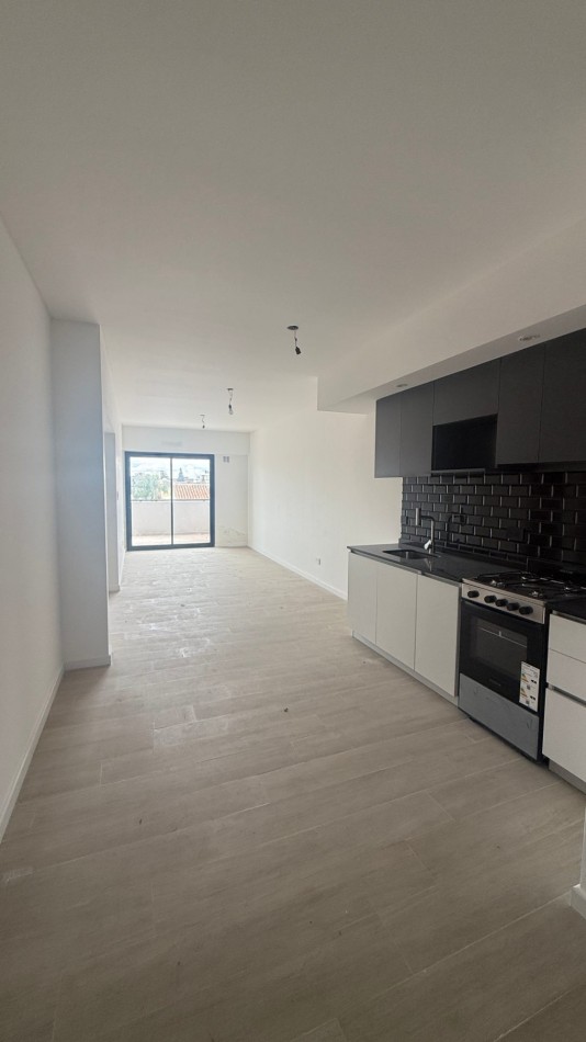 ALQUILER · DEPARTAMENTO DE 2 AMBIENTES - APTO PROFESIONAL - CASEROS NORTE 