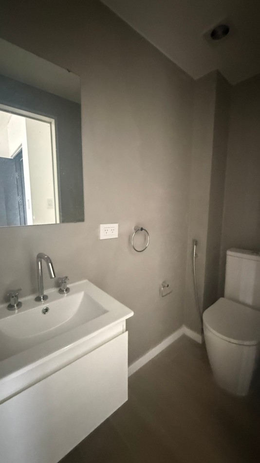 ALQUILER · DEPARTAMENTO DE 2 AMBIENTES - APTO PROFESIONAL - CASEROS NORTE 
