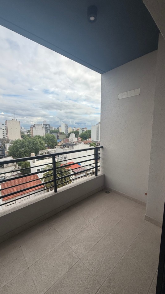 ALQUILER · DEPARTAMENTO DE 2 AMBIENTES* - APTO PROFESIONAL - A ESTRENAR . CASEROS NORTE