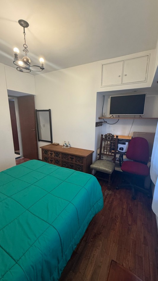 VENTA - CASA DE 3 AMBIENTES CON COCHERA, PATIO Y AMPLIA TERRAZA EN CASEROS NORTE
