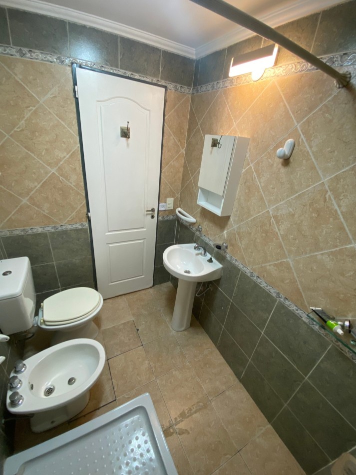 ALQUILER - DEPARTAMENTO 2 AMBIENTES - CASEROS CENTRO