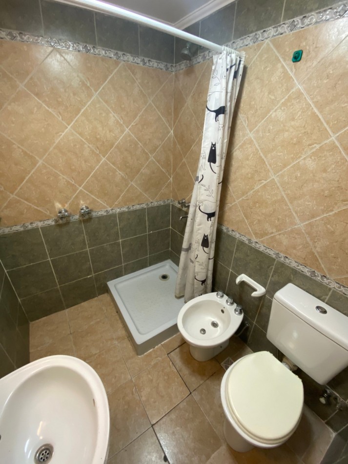 ALQUILER - DEPARTAMENTO 2 AMBIENTES - CASEROS CENTRO