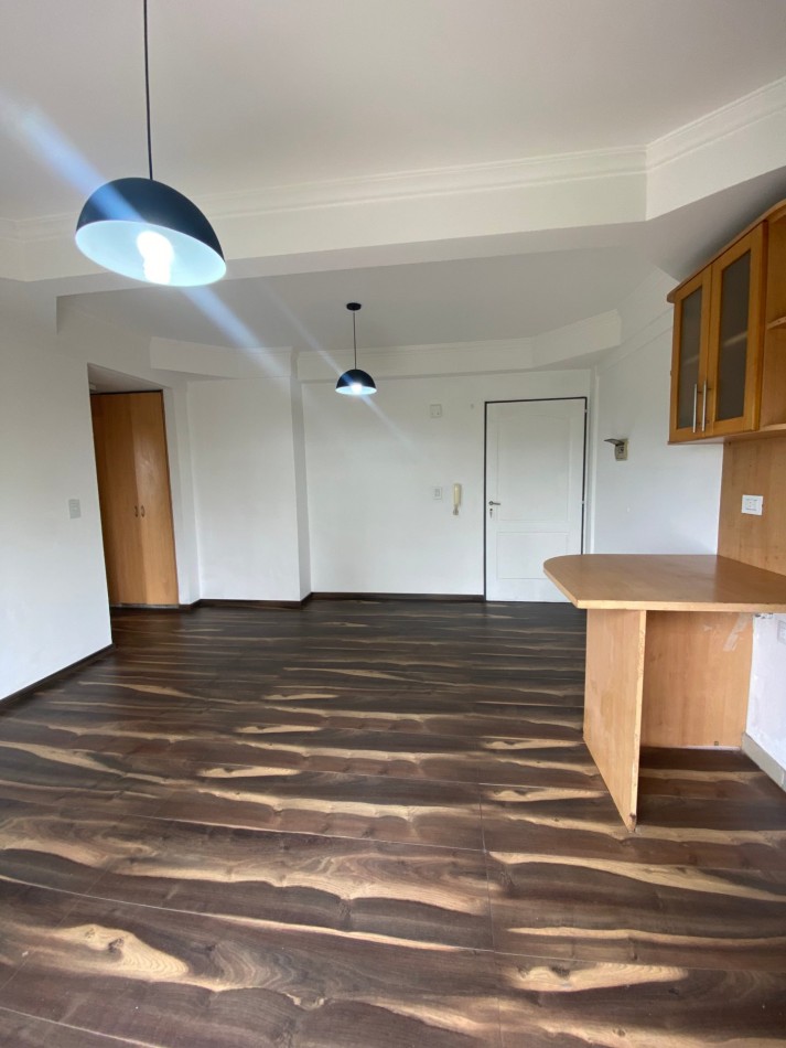 ALQUILER - DEPARTAMENTO 2 AMBIENTES - CASEROS CENTRO