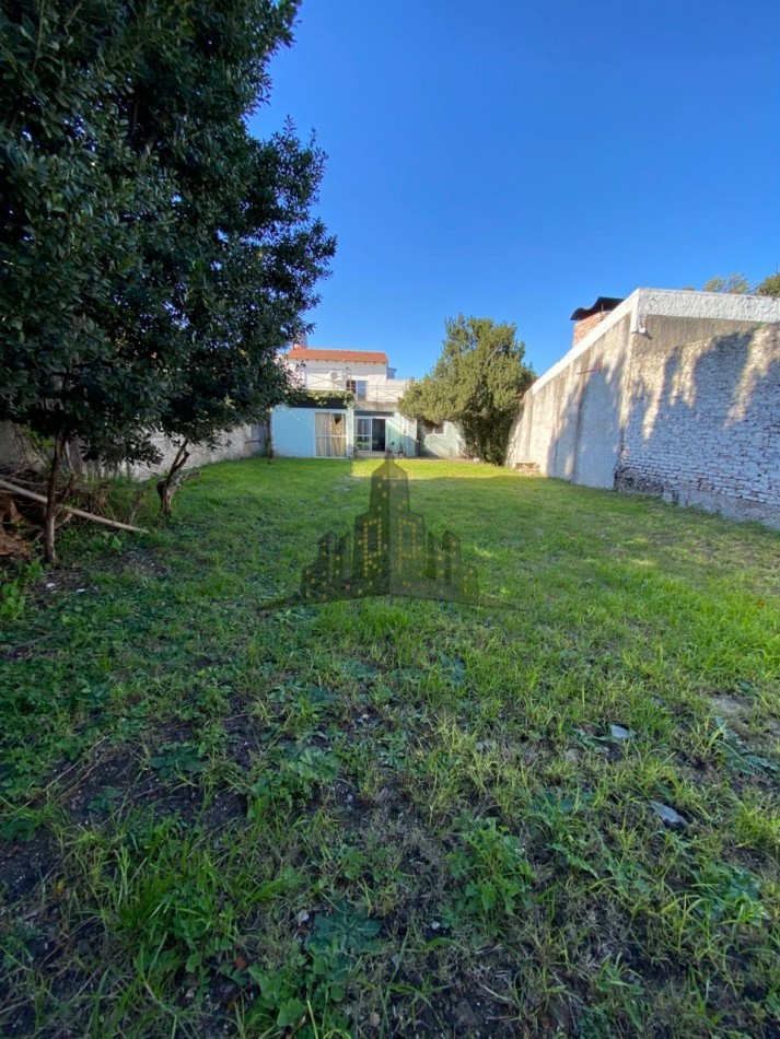 VENTA - IMPORTANTE LOTE - CASA 4 AMBIENTES - IDEAL INVERSION -