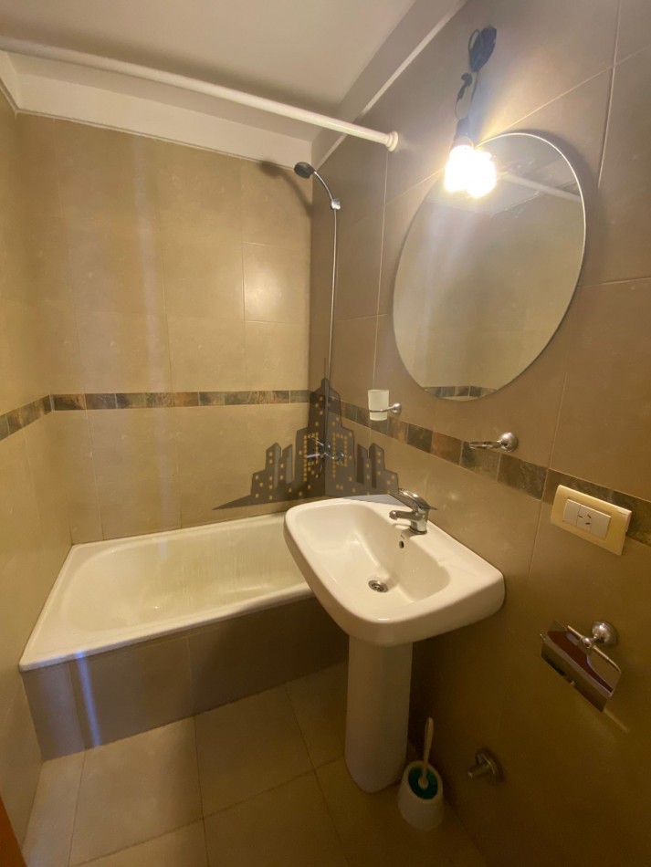 ALQUILER - DEPTO DOS AMBIENTES - APTO PROFESIONAL - CASEROS CENTRO