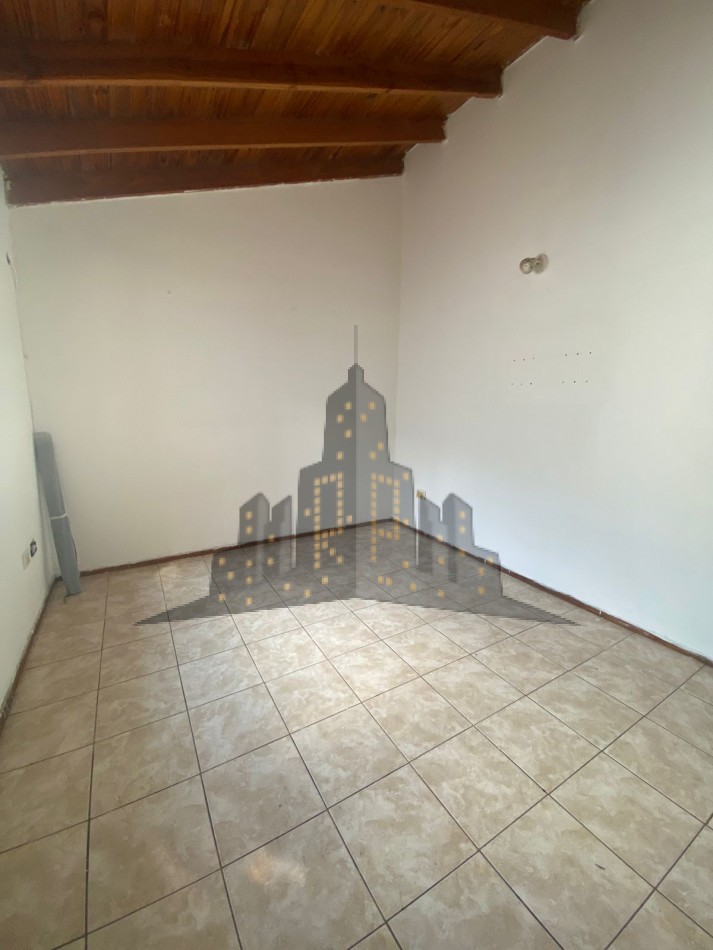 ALQUILER - PH - DOS AMBIENTES CON PATIO - CASEROS NORTE - SIN EXPENSAS