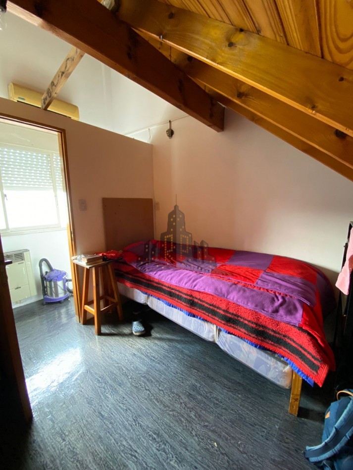 VENTA - DEPTO TIPO DUPLEX TRES AMBIENTES - SANTOS LUGARES - COCHERA CUBIERTA -