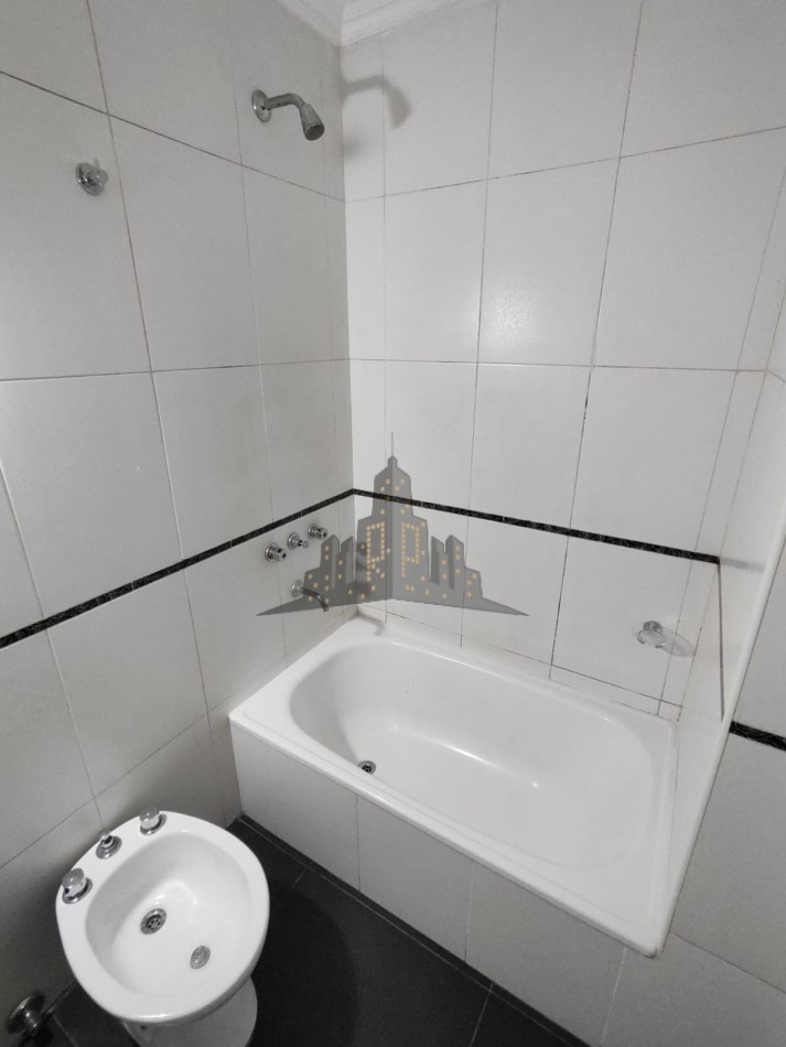 ALQUILER - 2 DOS AMBIENTES - CASEROS CENTRO