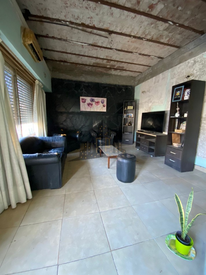 VENTA - IMPORTANTE LOTE - CASA 4 AMBIENTES - IDEAL INVERSION -