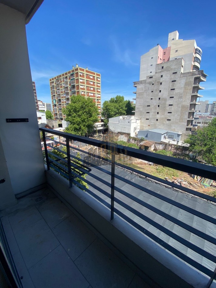 ALQUILER - DEPTO DOS AMBIENTES - APTO PROFESIONAL - CASEROS CENTRO