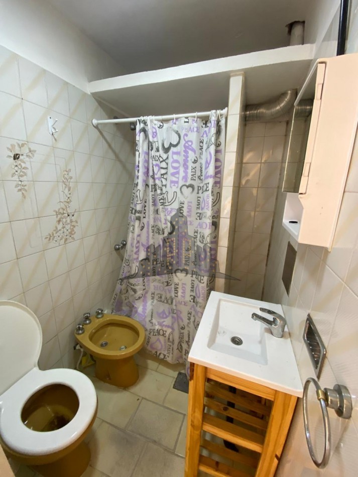 ALQUILER - CASEROS - PH DOS AMBIENTES - SIN EXPENSAS -