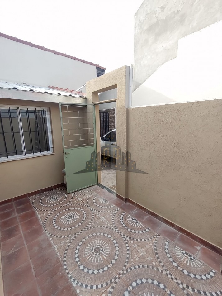 ALQUILER - DEPARTAMENTO PH 3 AMBIENTES CON PATIO - ENTRADA COMPARTIDA - SIN EXPENSAS 