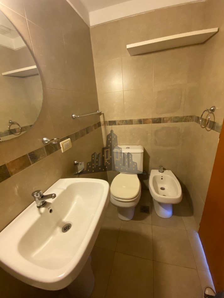 ALQUILER - DEPTO DOS AMBIENTES - APTO PROFESIONAL - CASEROS CENTRO