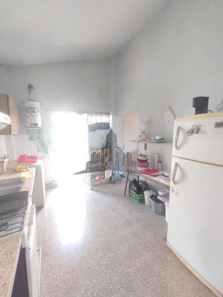  VENTA - CASA TRES AMBIENTES CON FONDO LIBRE - CASEROS 