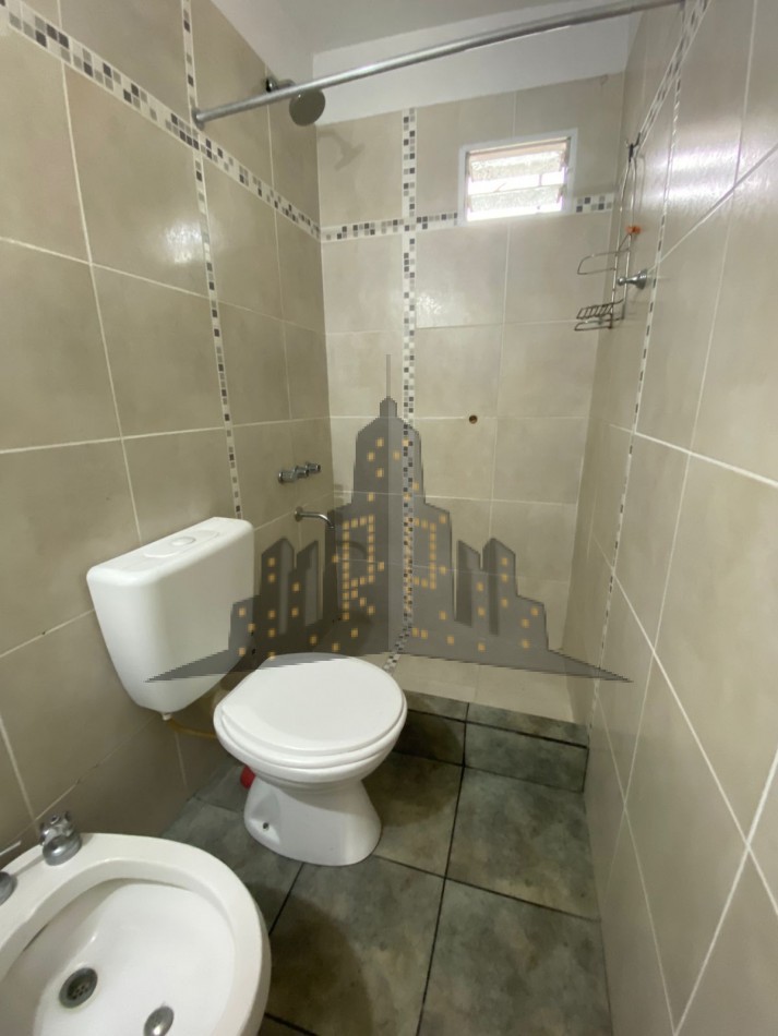 ALQUILER - DEPTO DOS AMBIENTES - DOBLE BALCON - SANTOS LUGARES - BAJAS EXPENSAS 