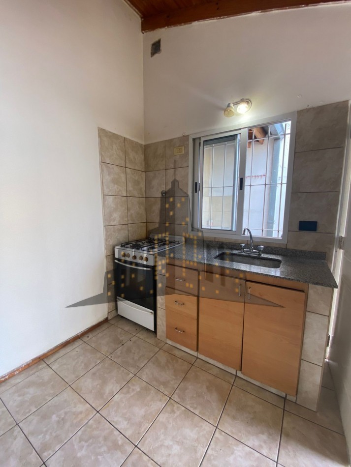 ALQUILER - PH - DOS AMBIENTES CON PATIO - CASEROS NORTE - SIN EXPENSAS