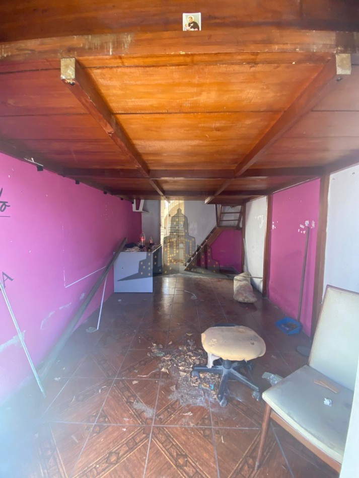 VENTA - CASA 4 AMBIENTES - LOTE PROPIO - A REFACCIONAR - CASEROS NORTE