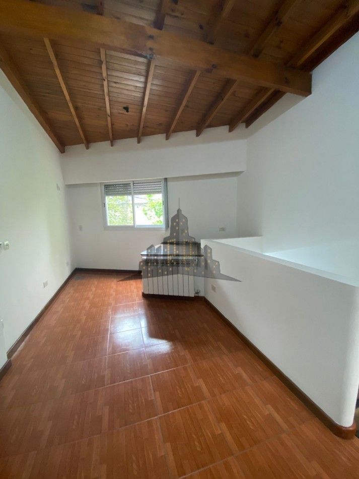 ALQUILER - DEPTO PRIMER PISO POR ESCALERA - TRES AMBIENTES - SIN EXPENSAS - V.BOSCH