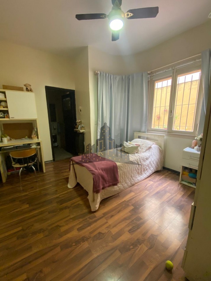 VENTA - CASA SOBRE LOTE PROPIO EN CASEROS | UBICACION ESTRATEGICA + GRAN POTENCIAL - 