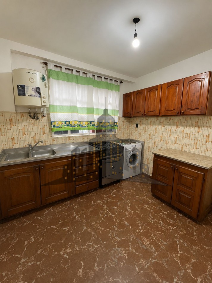 VENTA - CASA PH 3 AMBIENTES AL FRENTE - CON PATIO - CASEROS NORTE 