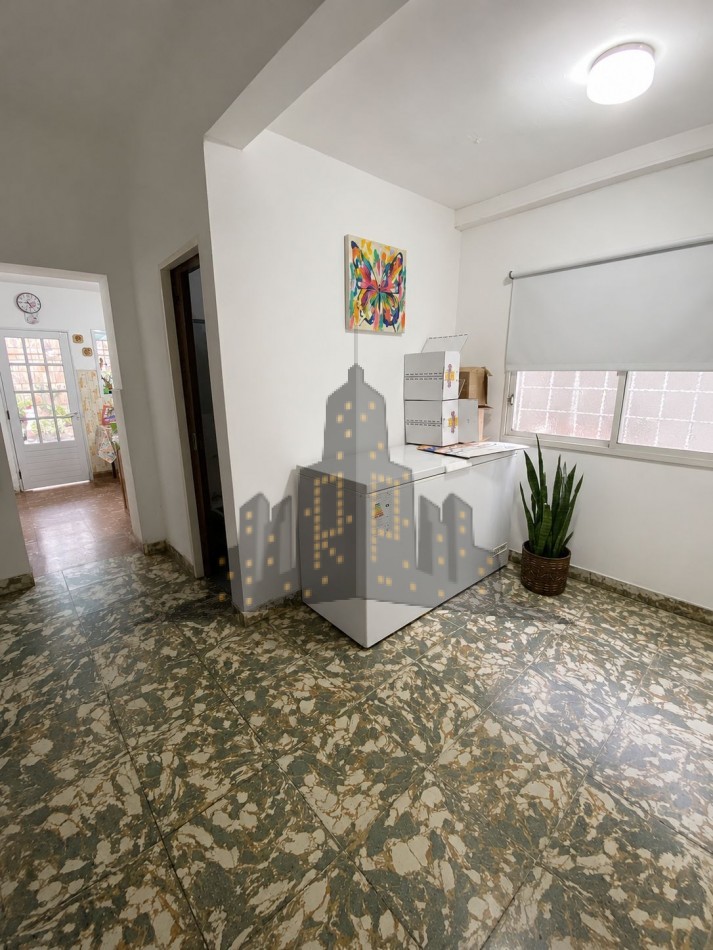 VENTA - CASA PH 3 AMBIENTES AL FRENTE - CON PATIO - CASEROS NORTE 