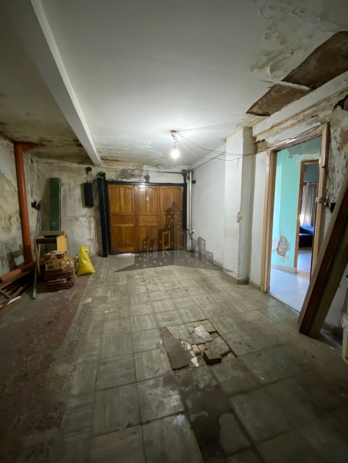 VENTA - IMPORTANTE LOTE - CASA 4 AMBIENTES - IDEAL INVERSION -