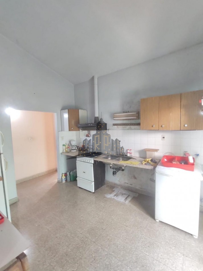  VENTA - CASA TRES AMBIENTES CON FONDO LIBRE - CASEROS 