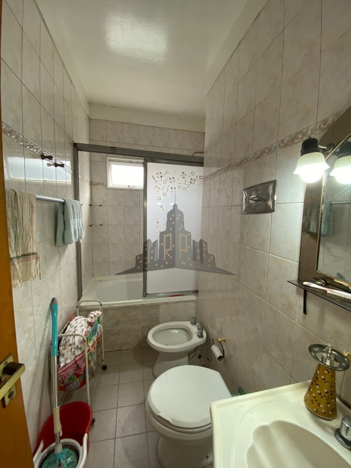 VENTA - DEPTO TIPO DUPLEX TRES AMBIENTES - SANTOS LUGARES - COCHERA CUBIERTA -