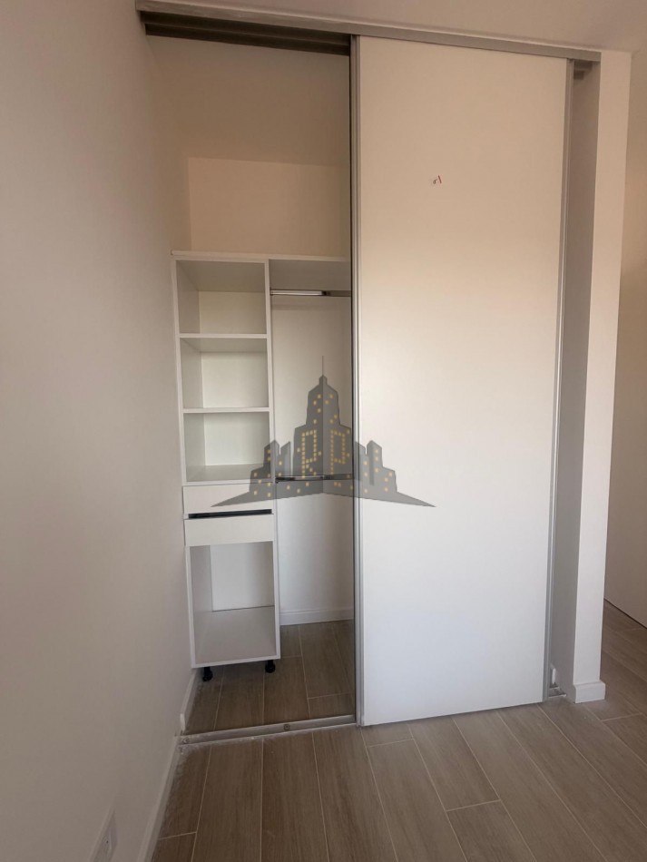 ALQUILER - DEPTO DOS AMBIENTES A ESTRENAR  AL FRENTE - CON BALCON - 