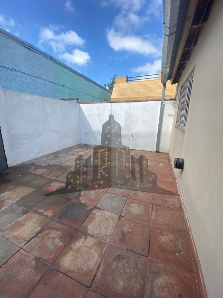 ALQUILER - PH - DOS AMBIENTES CON PATIO - CASEROS NORTE - SIN EXPENSAS