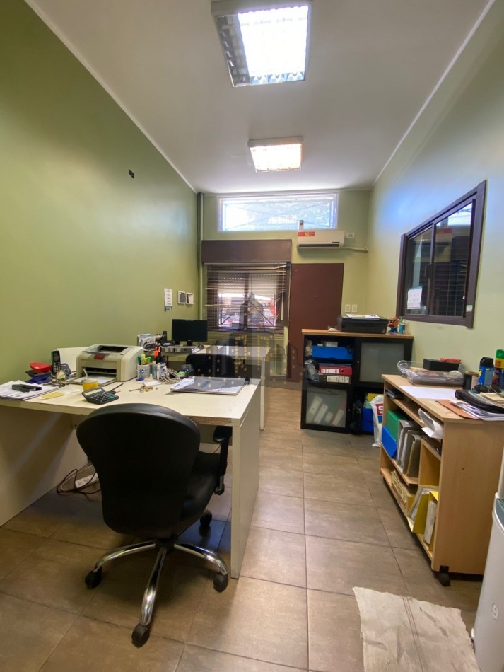 VENTA - GALPON + CASA 3 AMBIENTES PRIMES PISO - EXCELENTE PROPIEDAD  - CASEROS 