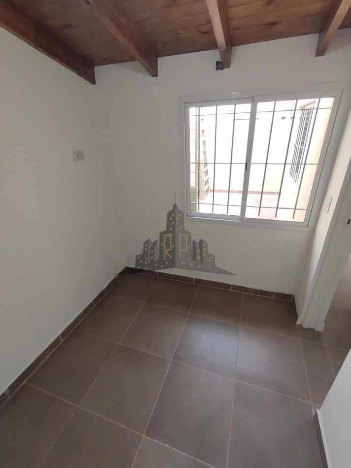 ALQUILER - DEPARTAMENTO PH 3 AMBIENTES CON PATIO - ENTRADA COMPARTIDA - SIN EXPENSAS 