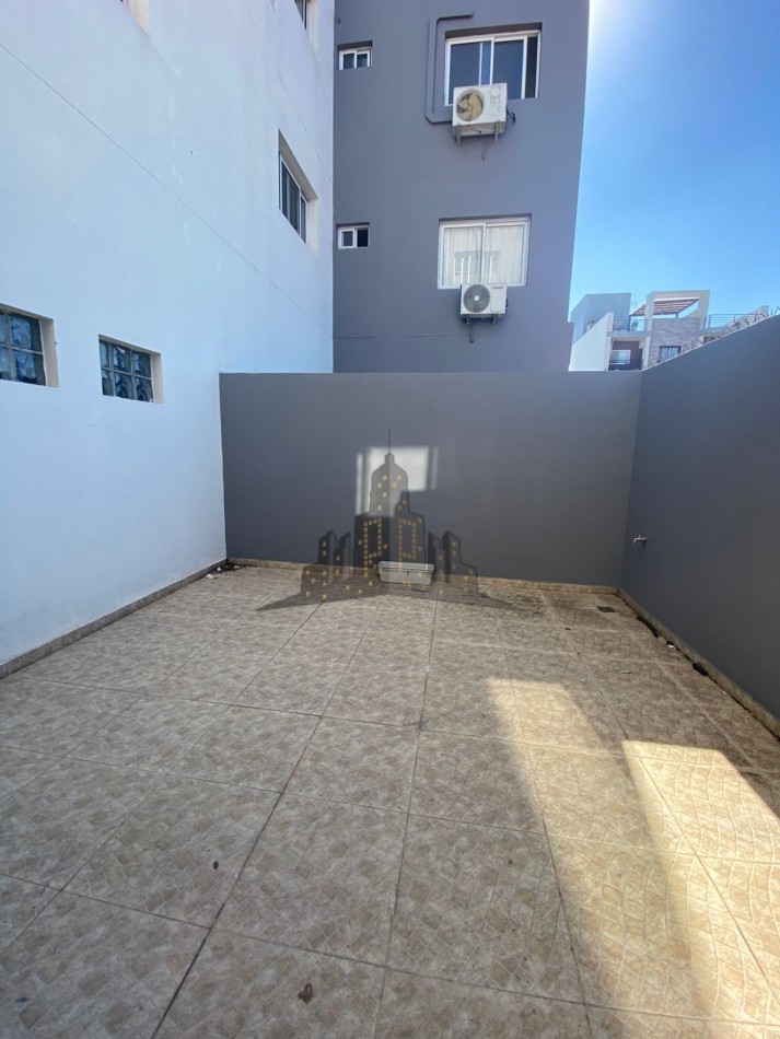ALQUILER - DEPARTAMENTO DOS AMBIENTES - DOBLE PATIO - CASEROS NORTE 