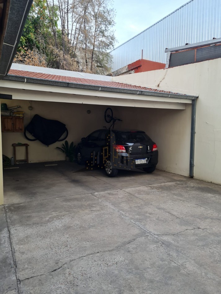 VENTA - DEPTO TIPO DUPLEX TRES AMBIENTES - SANTOS LUGARES - COCHERA CUBIERTA -