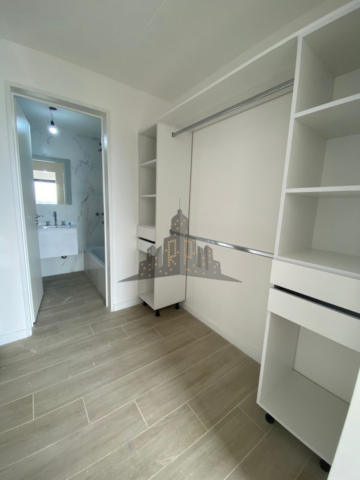 ALQUILER - APTO PROFESIONAL - A ESTRENAR - DUPLEX 5 AMBIENTES - CON COCHERA - CASEROS NORTE 