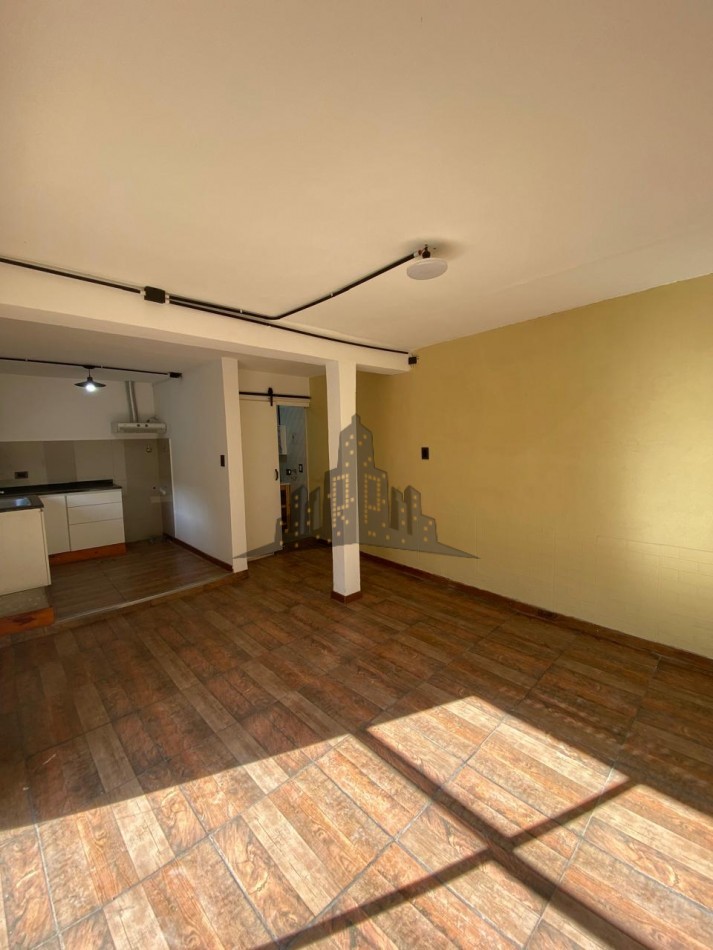 ALQUILER - CASEROS - PH DOS AMBIENTES - SIN EXPENSAS -