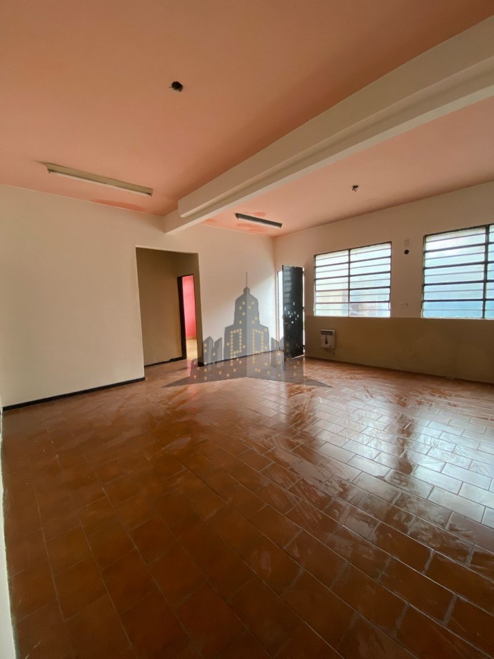ALQUILER - CASEROS NORTE - CASA PH 3 AMBIENTES - PATIO - NO POSEE EXPENSAS
