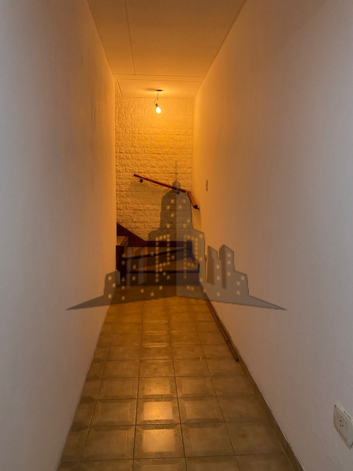 ALQUILER - 4 AMBIENTES - PRIMER PISO POR ESCALERA - ENTRADA INDIVIDUAL - V.BOSCH - SIN EXPENSAS