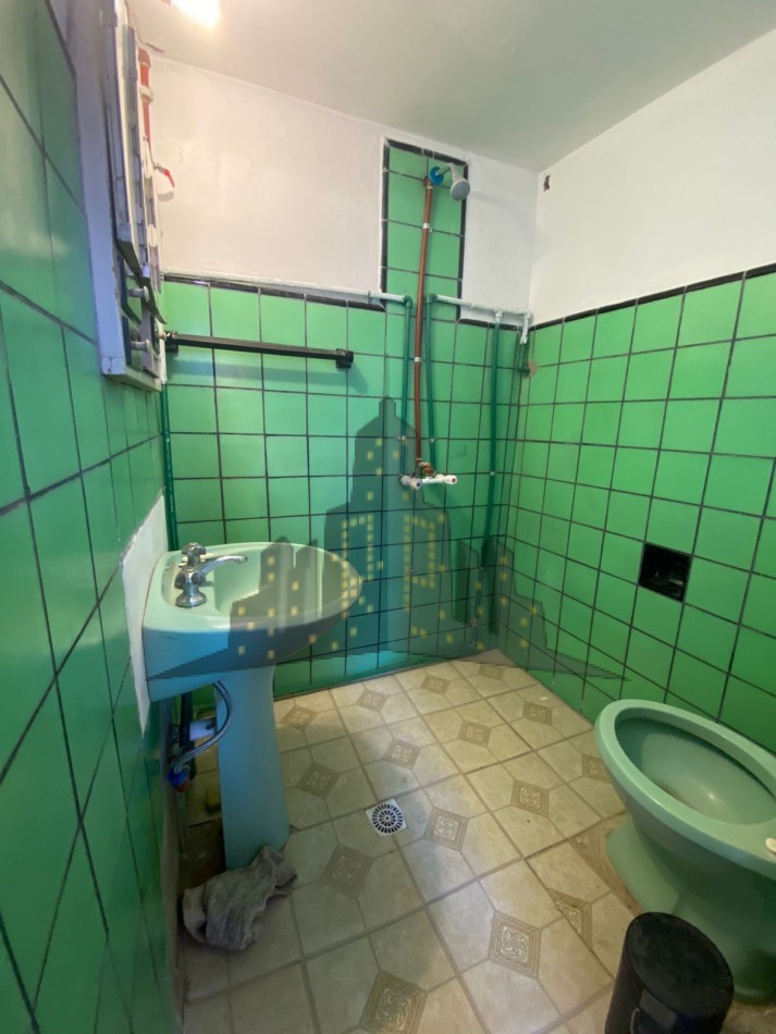 ALQUILER - PH TIPO PENSION - 2 AMBIENTES - CASEROS NORTE