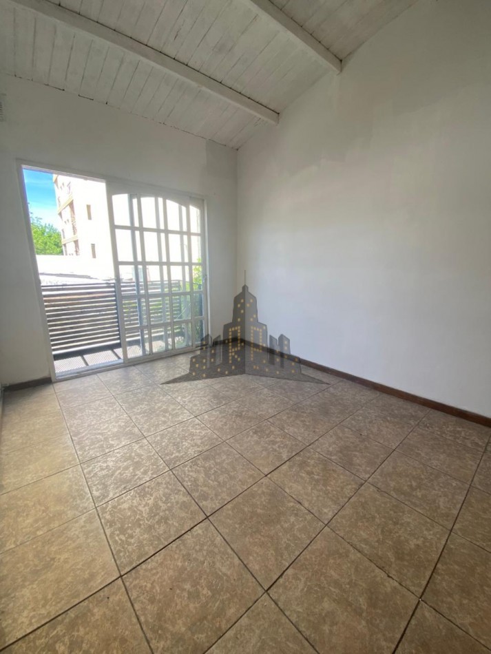 ALQUILER PH - DEPTO DOS AMBIENTES - CASEROS - SIN EXPENSAS