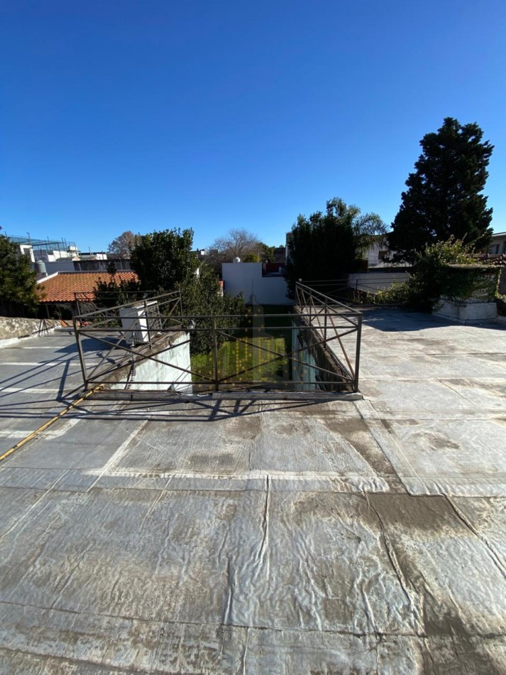 VENTA - IMPORTANTE LOTE - CASA 4 AMBIENTES - IDEAL INVERSION -