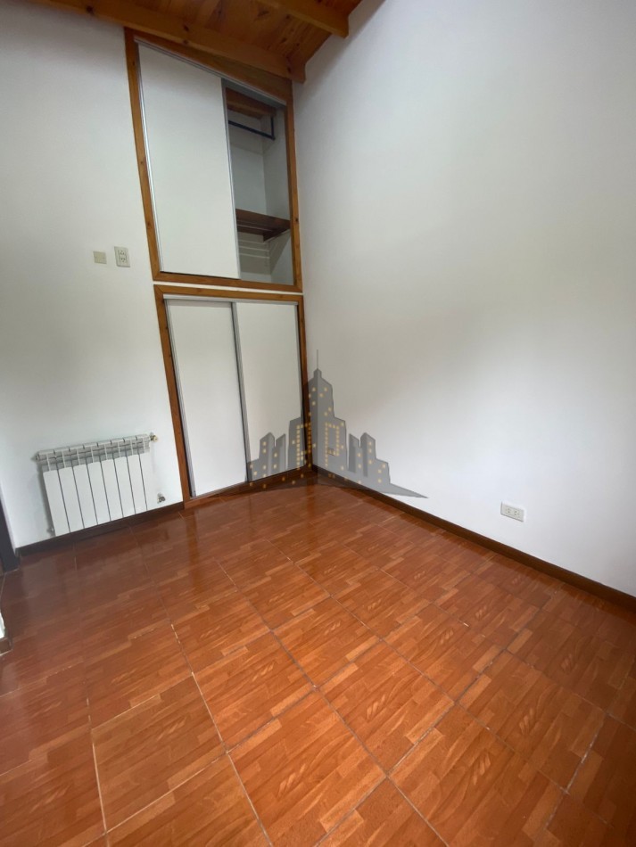 ALQUILER - DEPTO PRIMER PISO POR ESCALERA - TRES AMBIENTES - SIN EXPENSAS - V.BOSCH